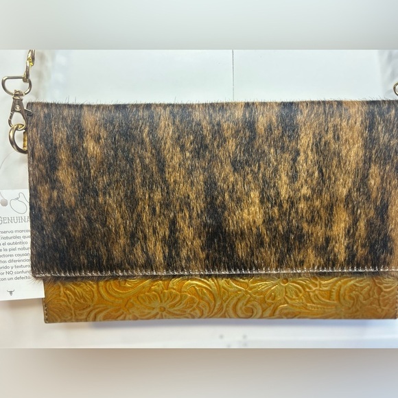 Elegant Brown and Gold Clutch / Hand-tooled / Cowhide 🐄 (B) - Picture 5 of 9